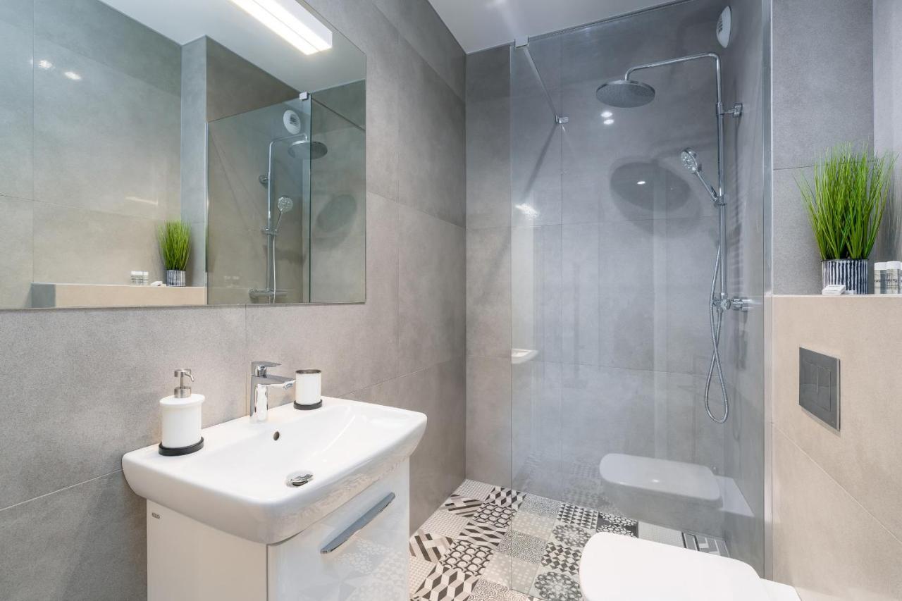 Apartments Poznan Fabryczna By Renters Luaran gambar